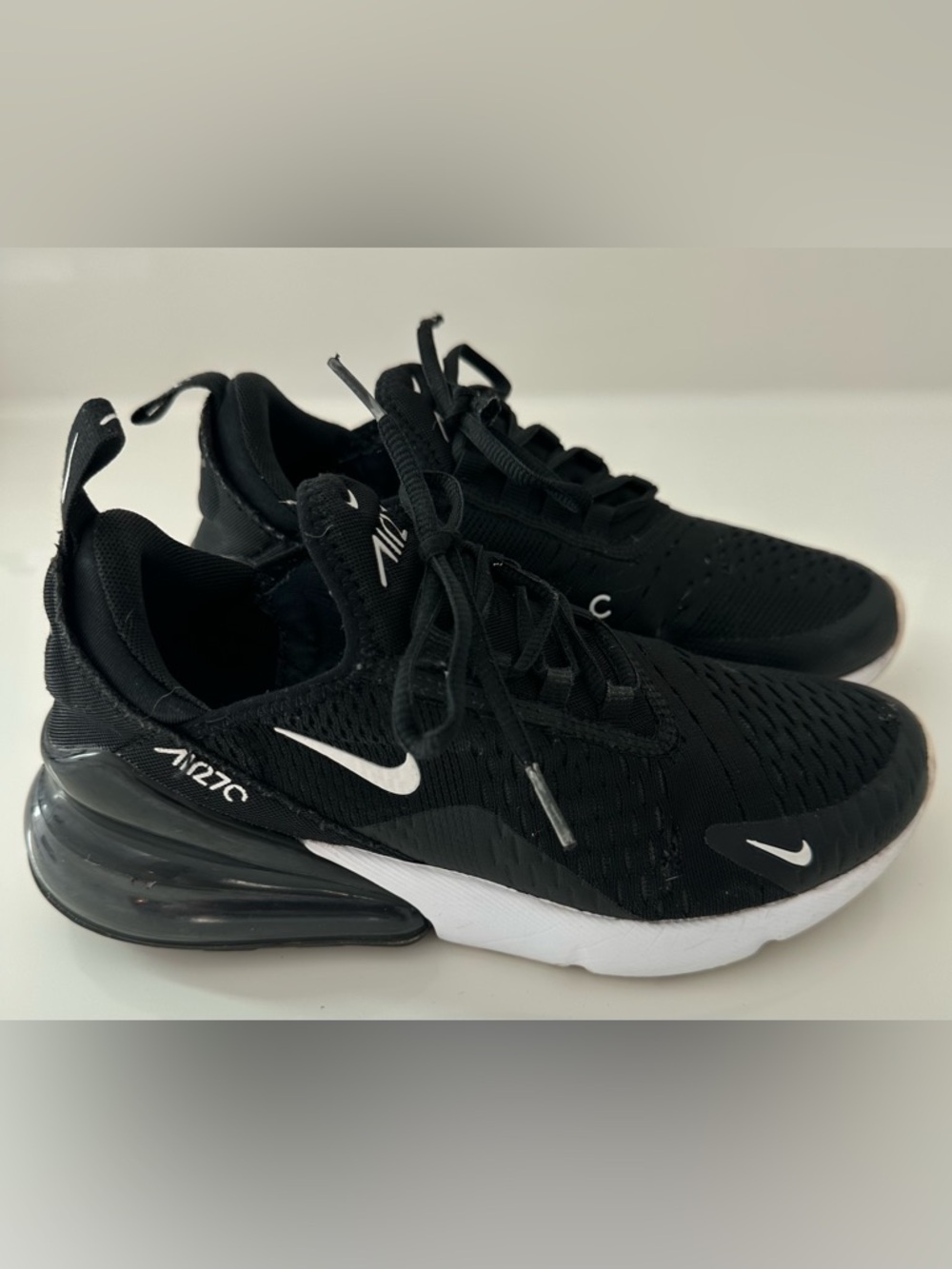 Black Nike Air 270